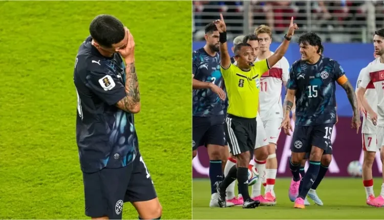 أول حالة طرد في كأس العالم بسبب تغطية الفم